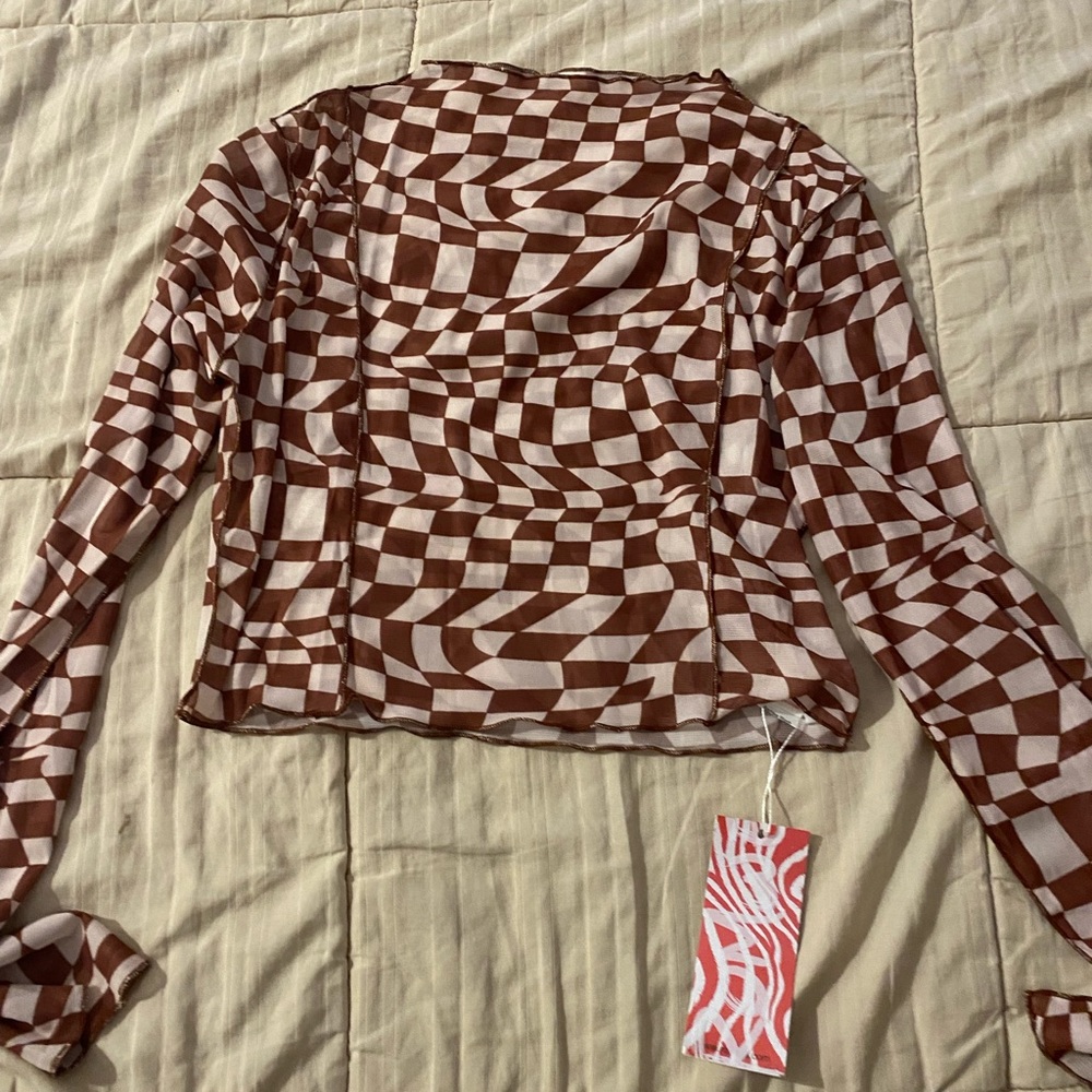 Mesh long sleeve crop top